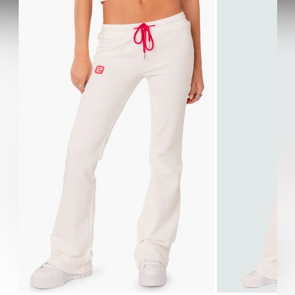 ๐ Edikted Cruz Low Rise Flared Sweatpants - Picture 2 of 9